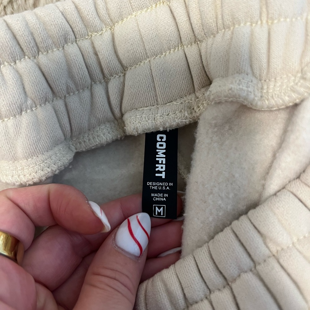 Comfrt Cream Joggers - Picture 4 of 4